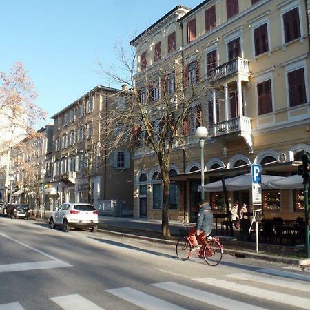 Appartement Residenza Vittorio Emanuele à Gorizia Extérieur photo